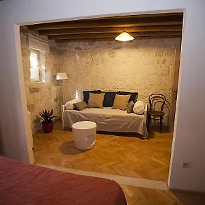 Livia Guest house
